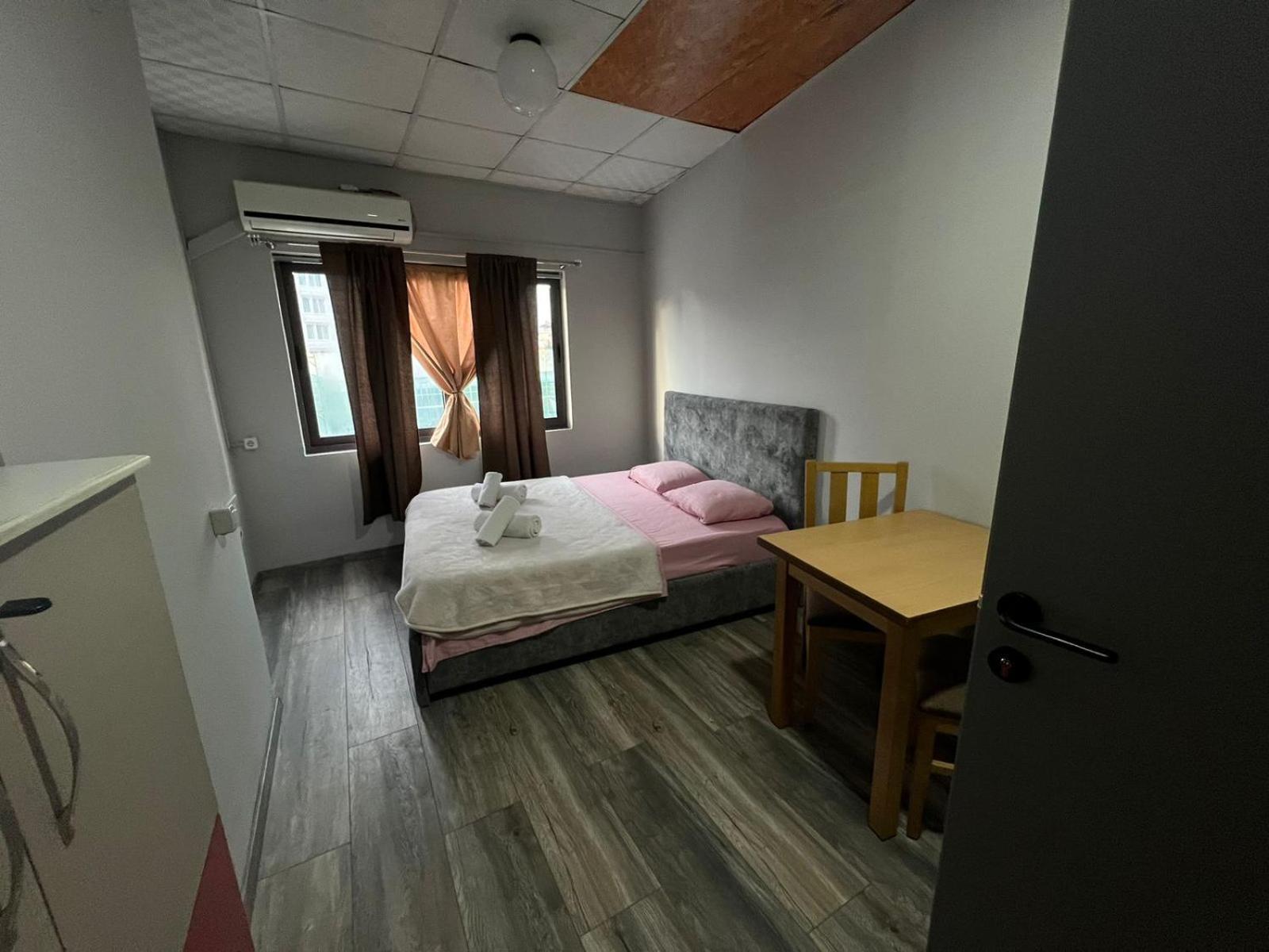 The Rooftop Hostel Shkoder Room photo