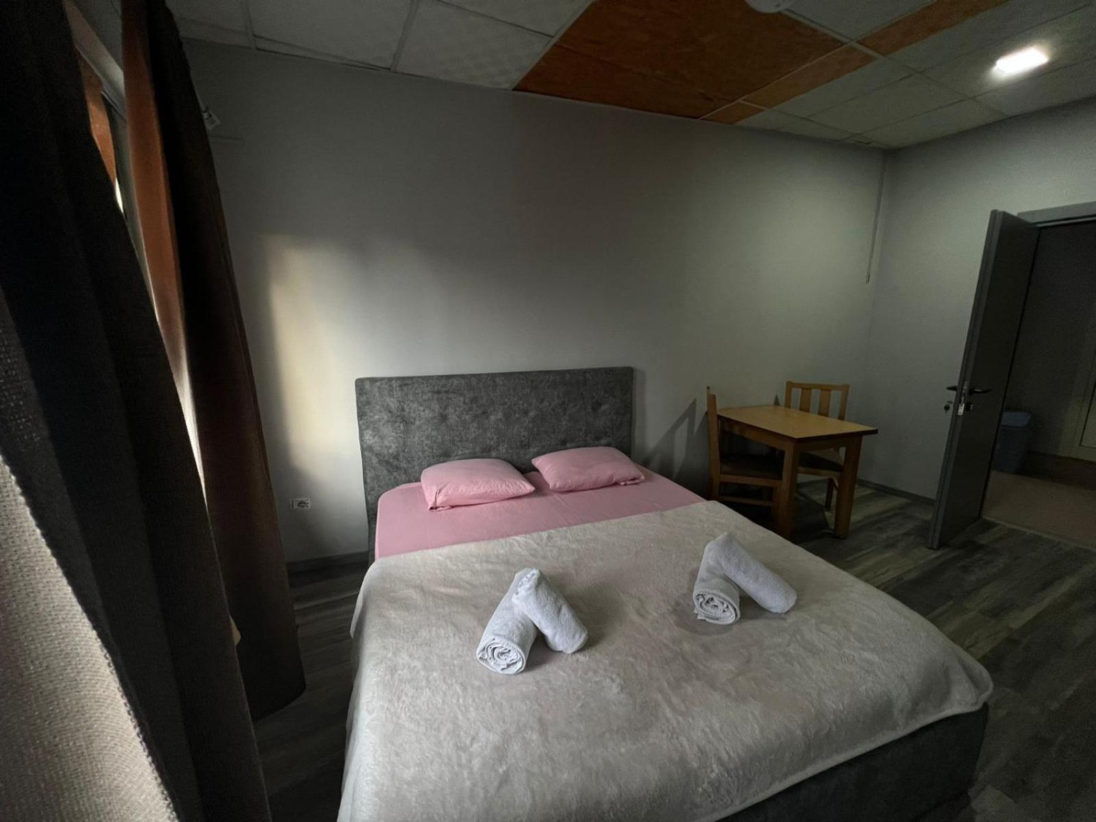 The Rooftop Hostel Shkoder Room photo